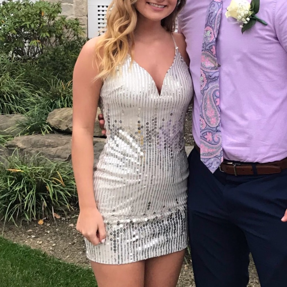 Windsor Formal Dress - Picture 2 of 3